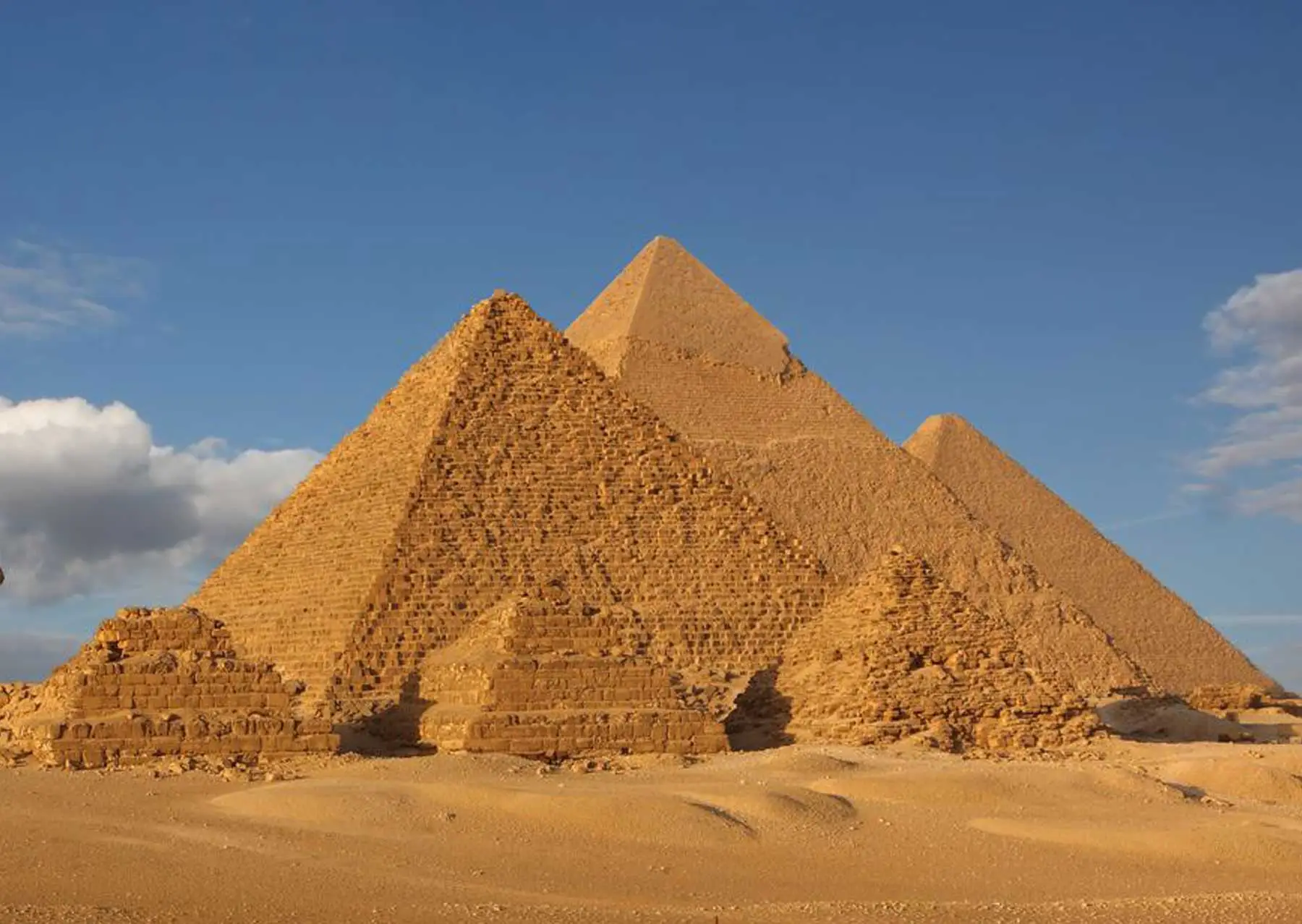 The pyramids of Egypt facts